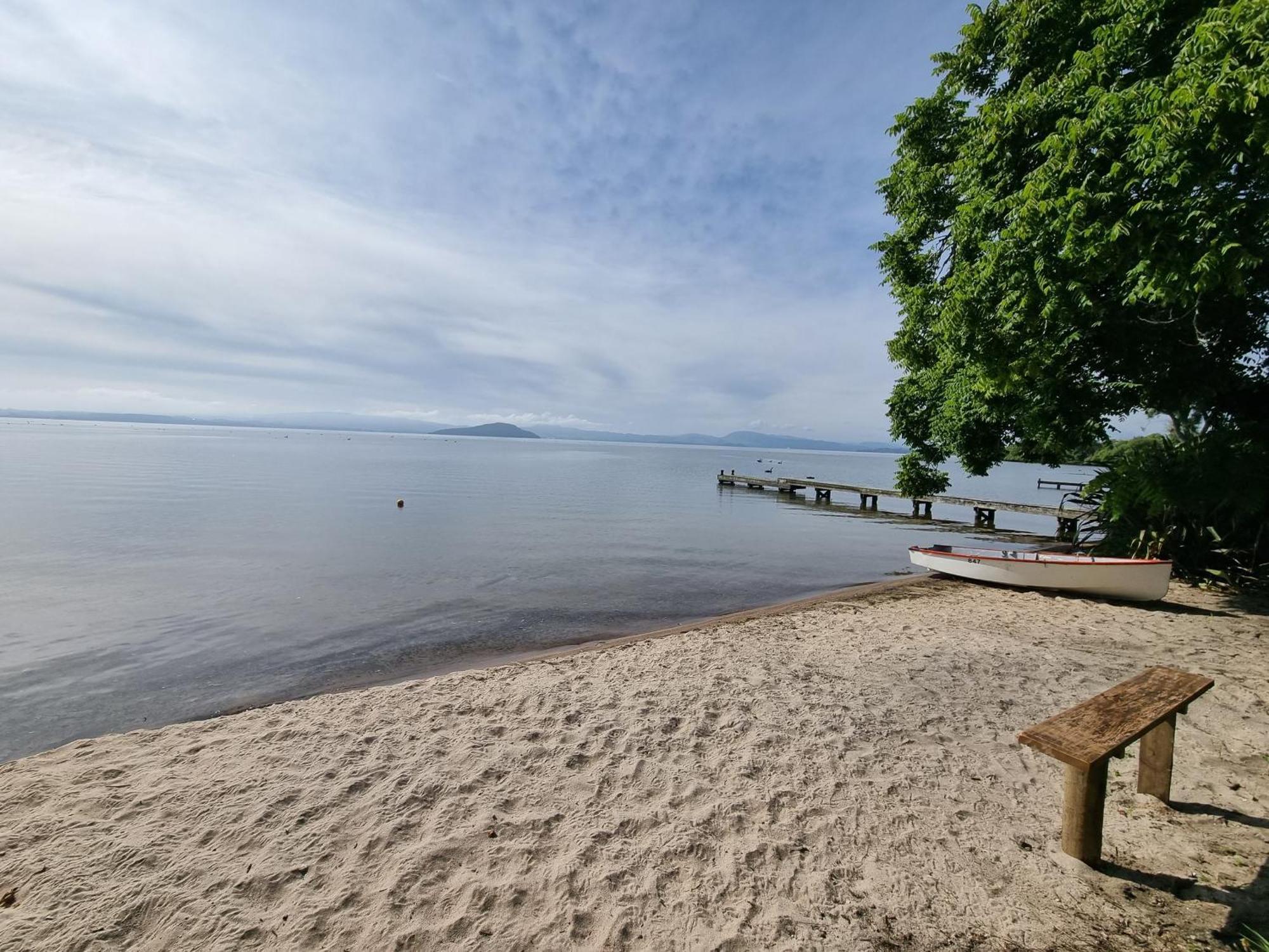 Lake Haven - On The Lakefront Hamurana エクステリア 写真